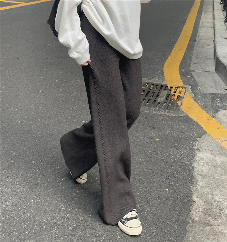 Sophisticated Pants with a Clean Classic Look