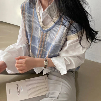 Louise® | Women's knitted sweater with short sleeves and V-neck