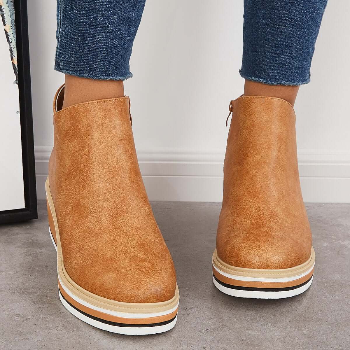 Graceful Orthopedic Sandals for Modern Look