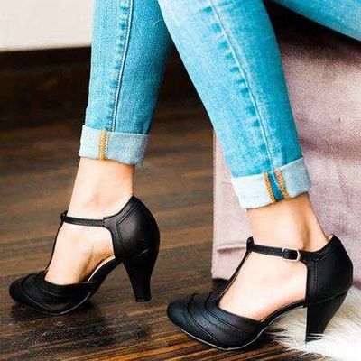 Chic Orthopedic Sandals with Unique Design