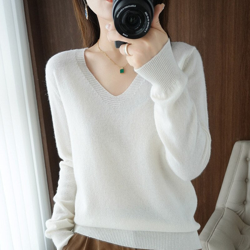 Timeless Vintage Style Pullover