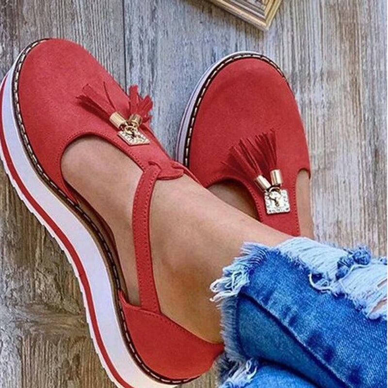 Graceful Orthopedic Sandals for Modern Look