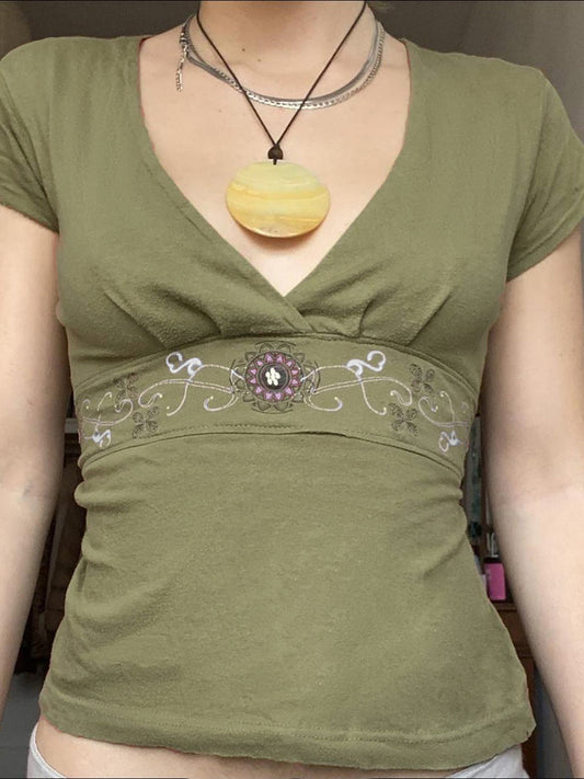 Classic Vintage & Enduringly Stylish Top
