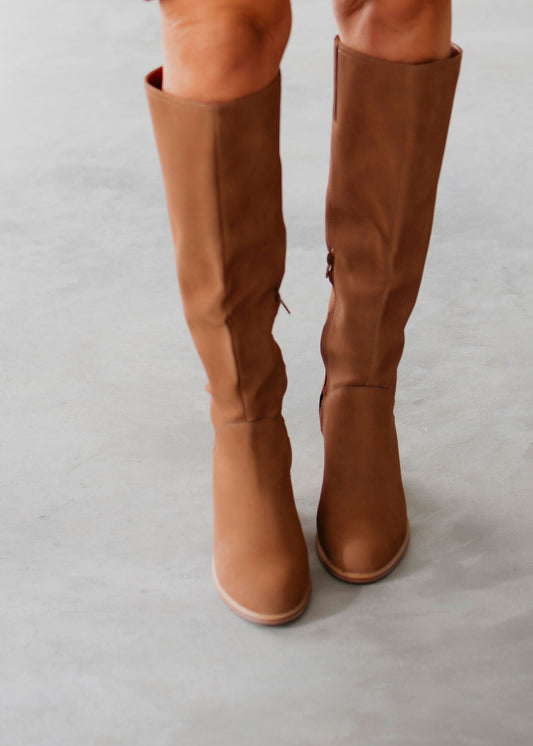 Graceful Orthopedic Boots for Modern Look