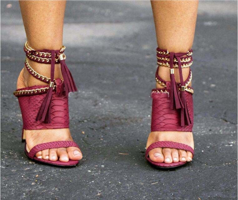 Graceful Orthopedic Sandals for Modern Look