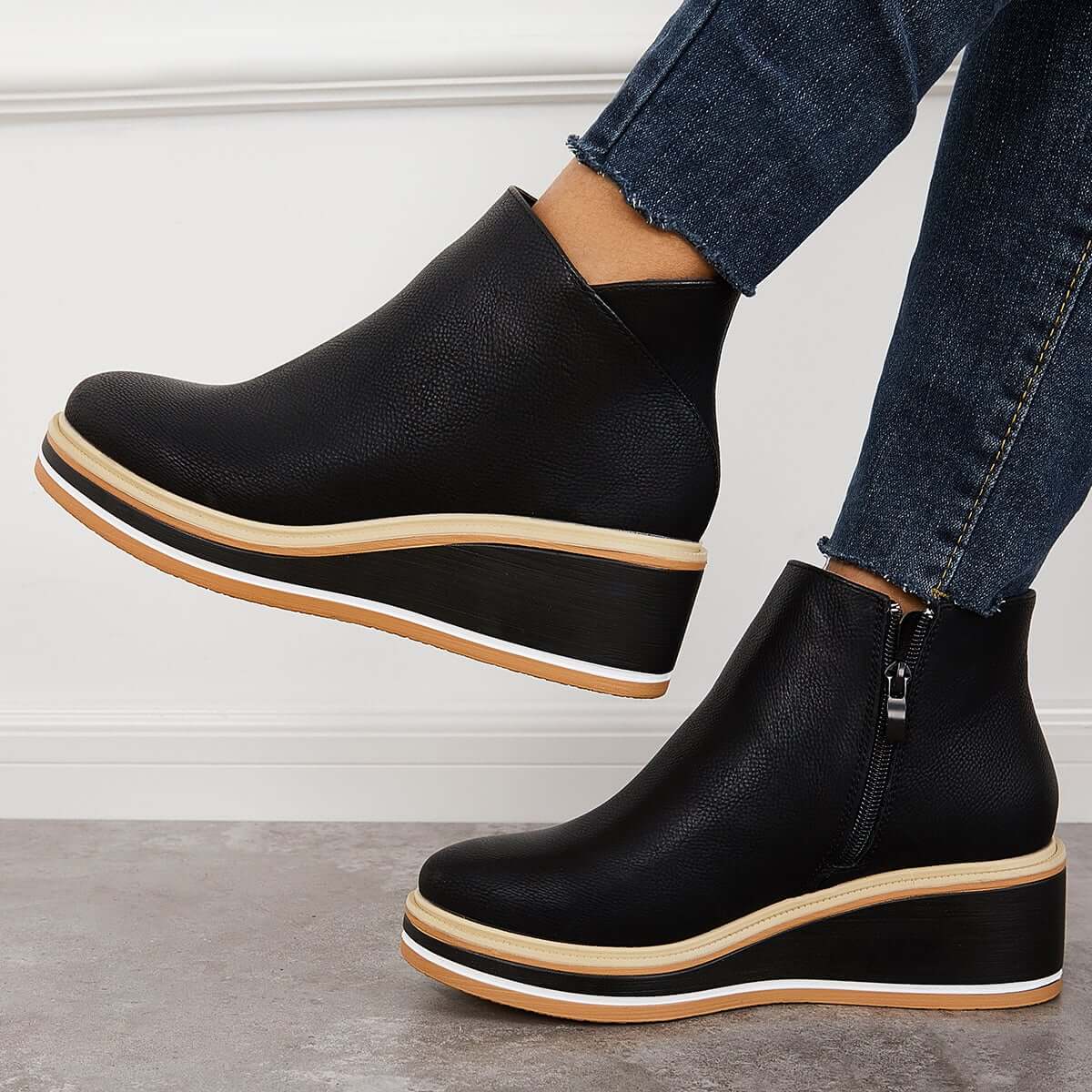 Graceful Orthopedic Sandals for Modern Look