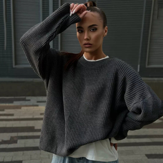 Well Tailored Sweater with a Graceful Silhouette