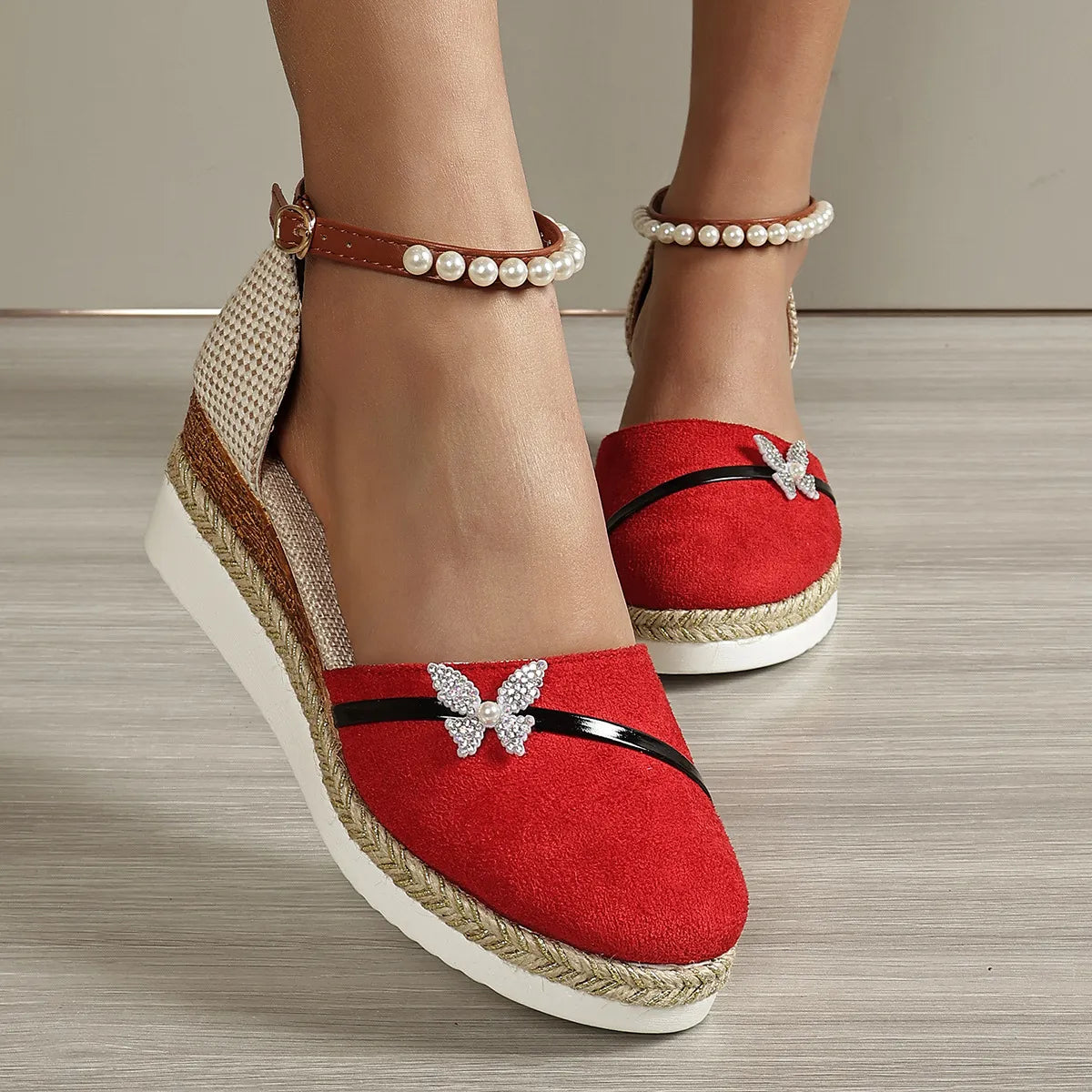 Chic Orthopedic Sandals with Unique Design