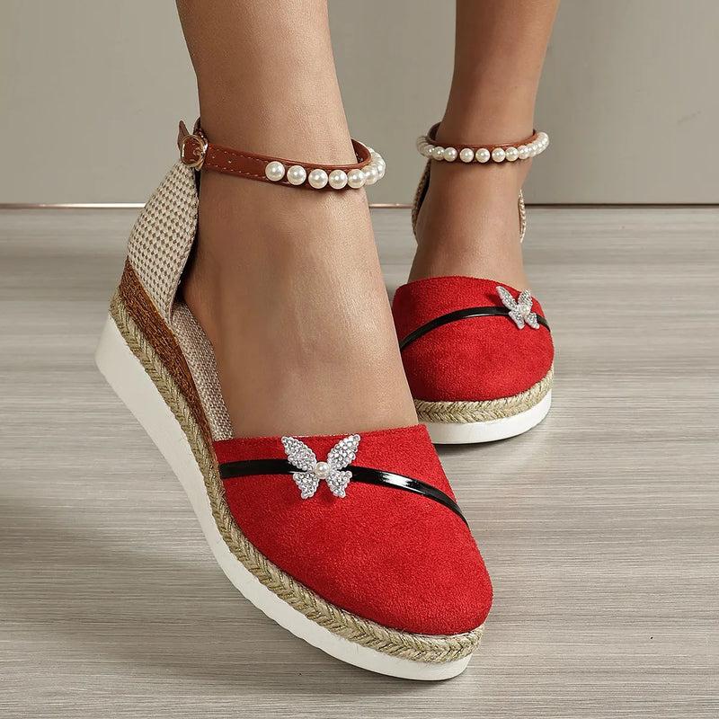 Chic Orthopedic Sandals with Unique Design