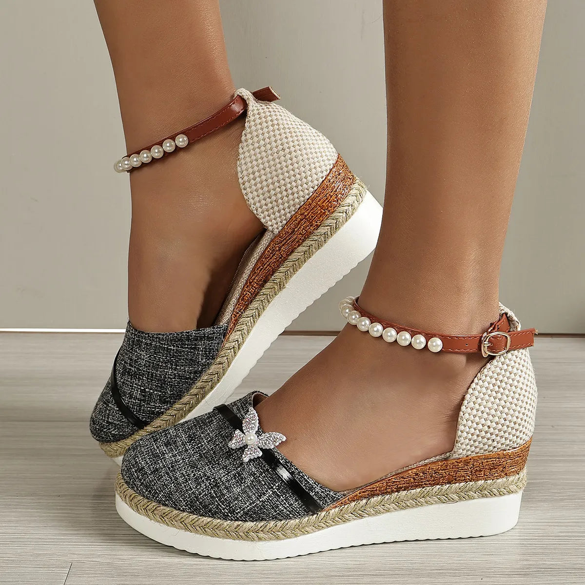 Chic Orthopedic Sandals with Unique Design