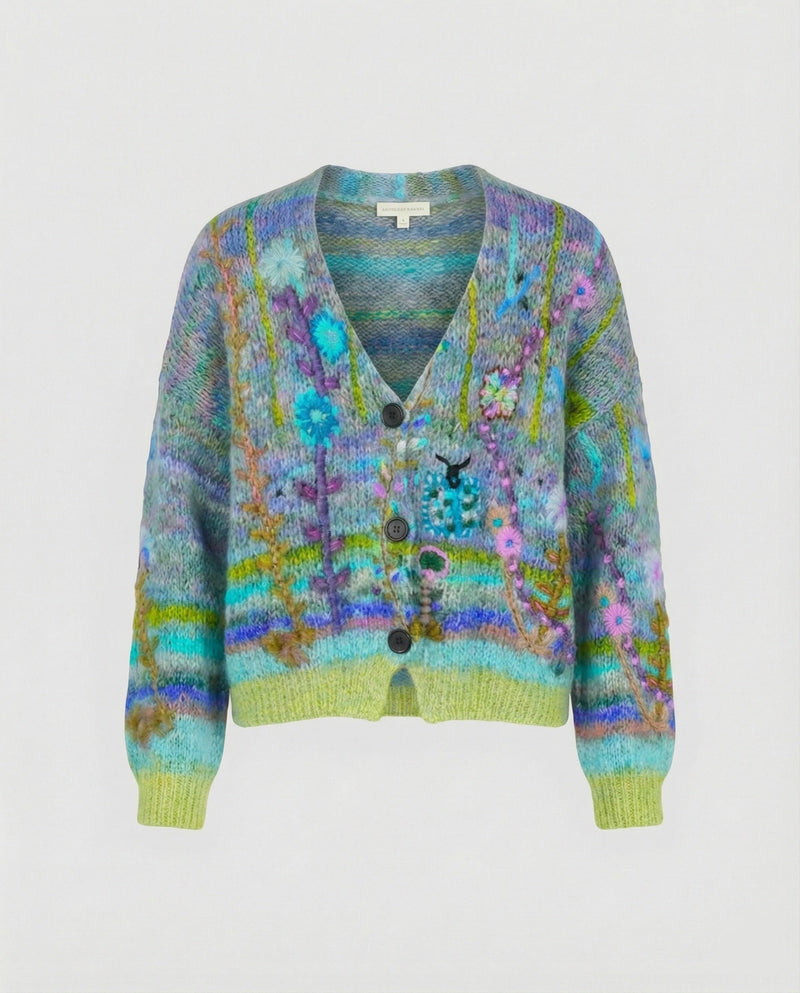 Elegantly Designed Pullover