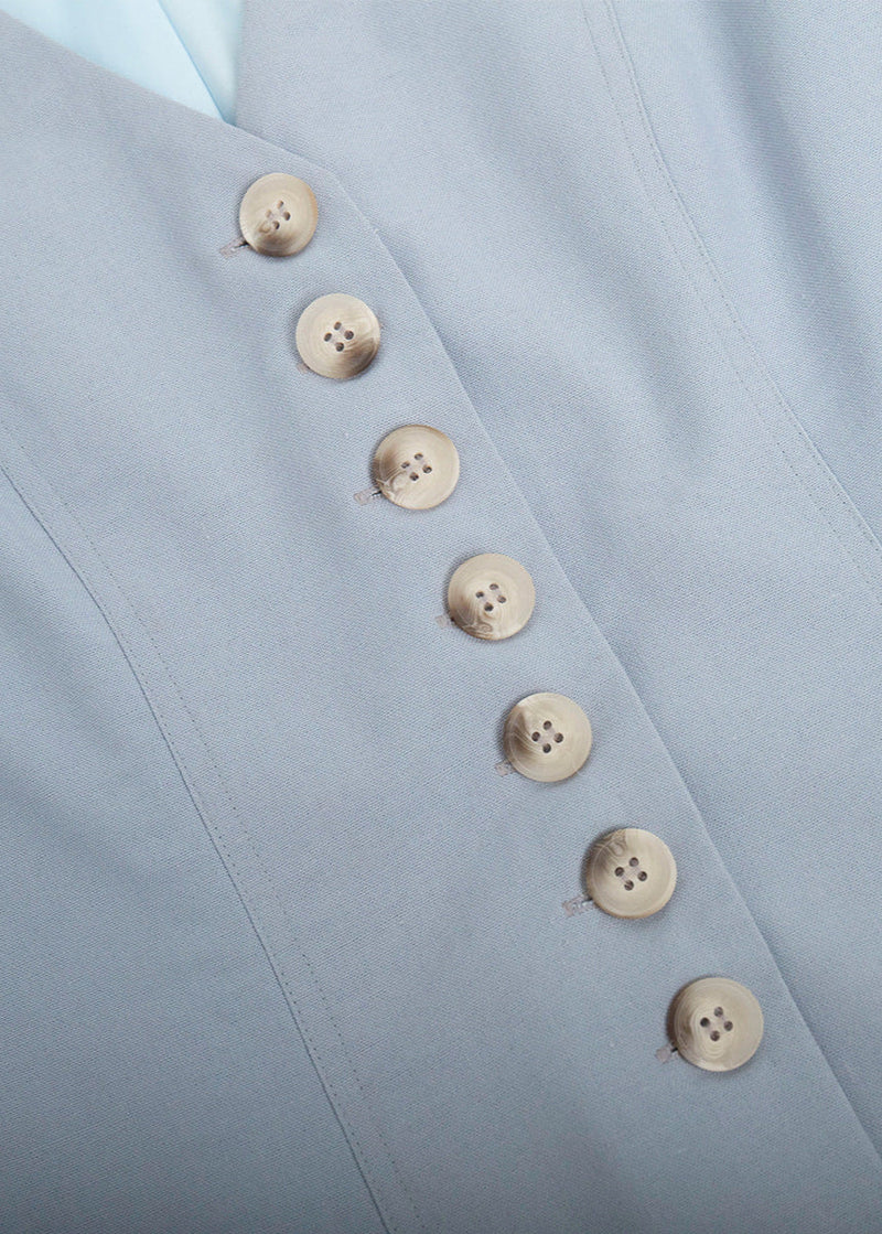 Effortlessly Elegant Garment with a Timeless Design