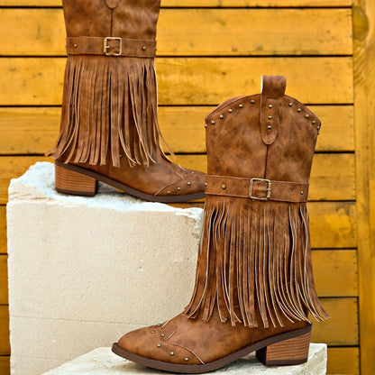 Graceful Orthopedic Boots for Modern Look