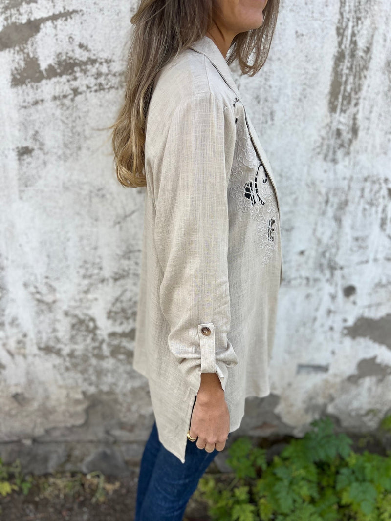 Timeless Vintage Style Shirt