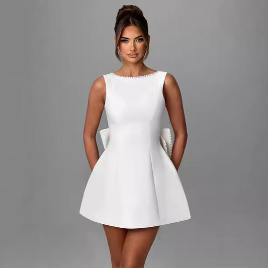 Sophisticated Garment with a Clean Classic Look