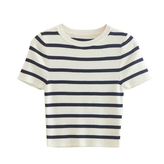 Beautifully Finished Top in a Timeless Design