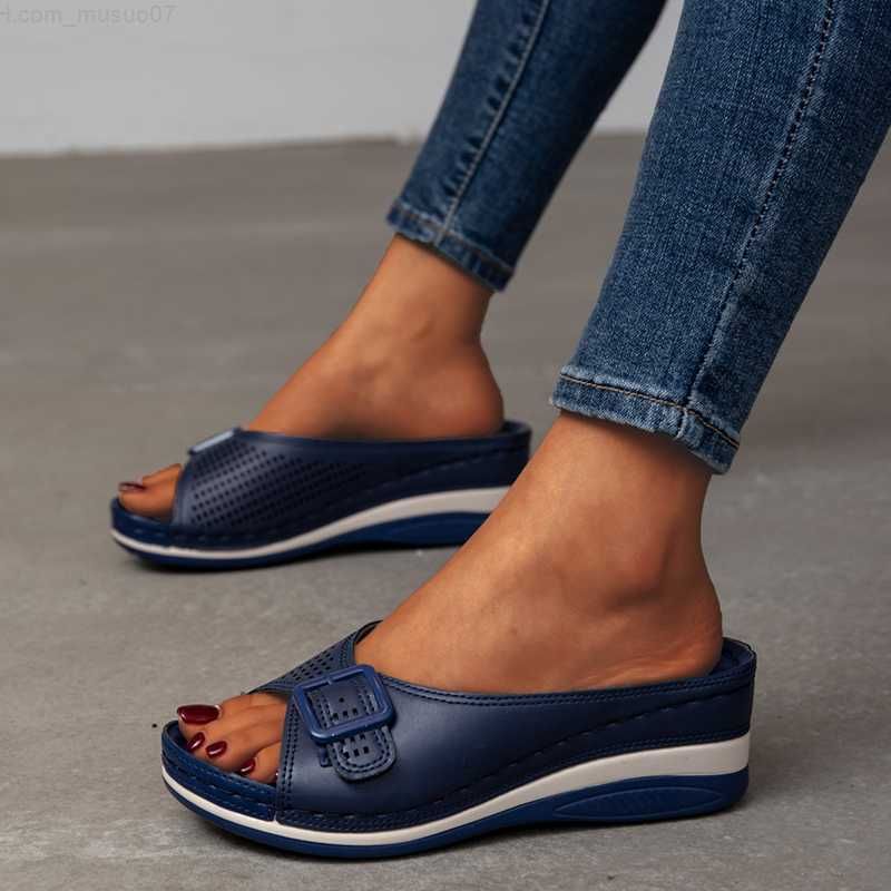 Chic Orthopedic Sandals with Unique Design