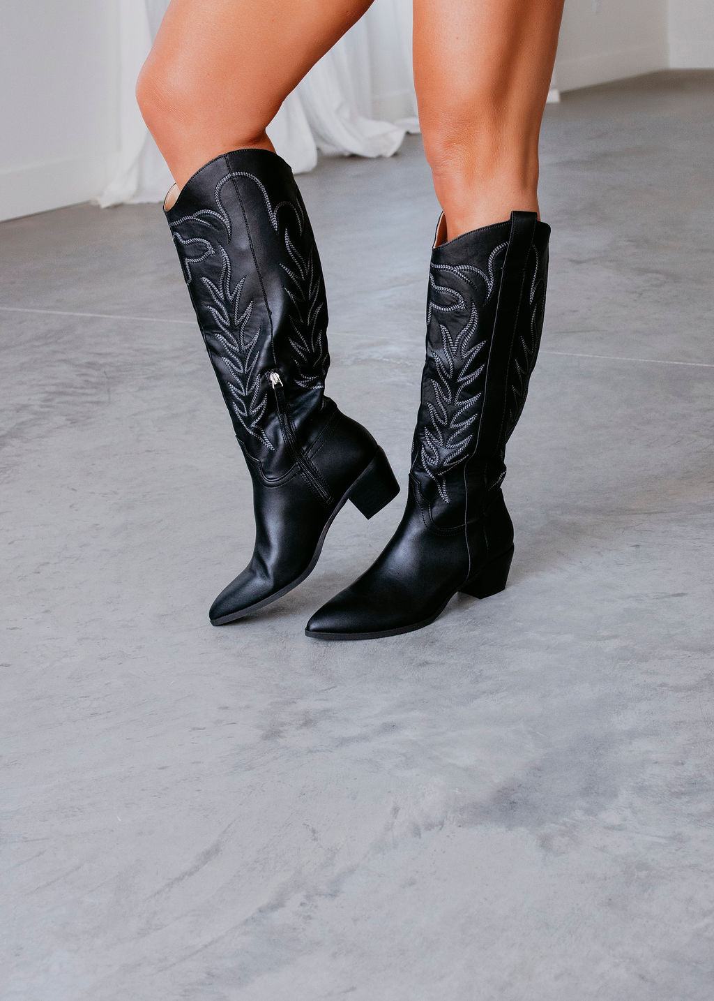 Graceful Orthopedic Boots for Modern Look