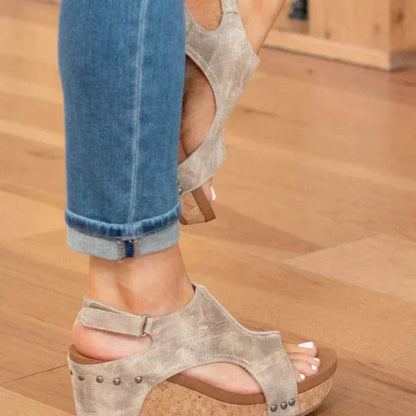 Chic Orthopedic Shoes with Unique Design