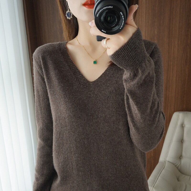 Timeless Vintage Style Pullover