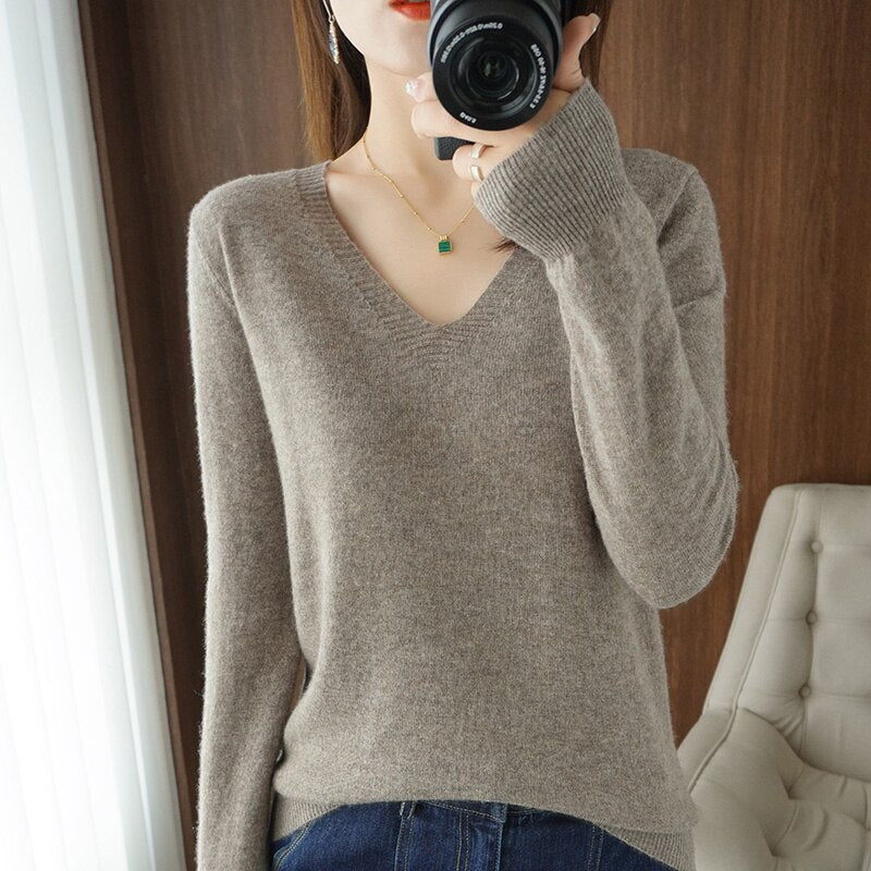 Timeless Vintage Style Pullover