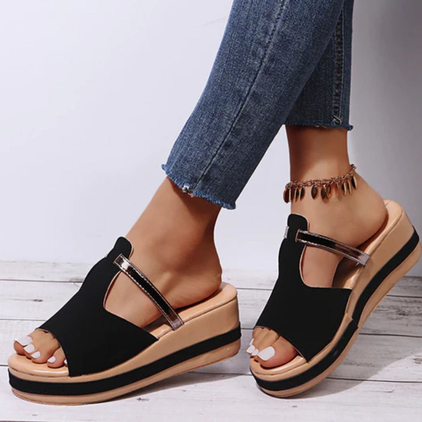 Graceful Orthopedic Sandals for Modern Look