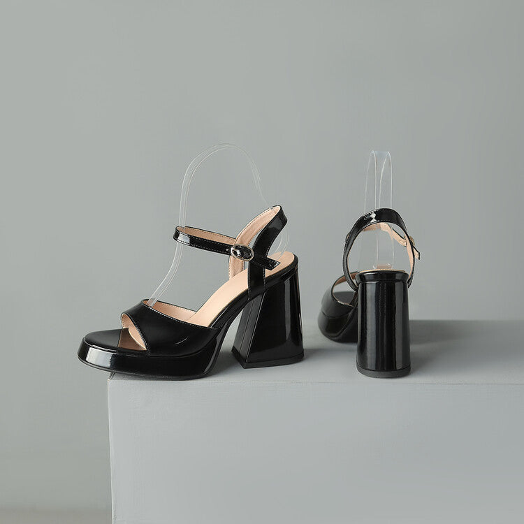 Graceful Orthopedic Sandals for Modern Look
