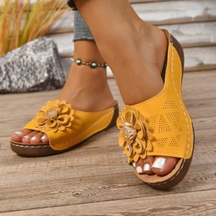 Graceful Orthopedic Sandals for Modern Look