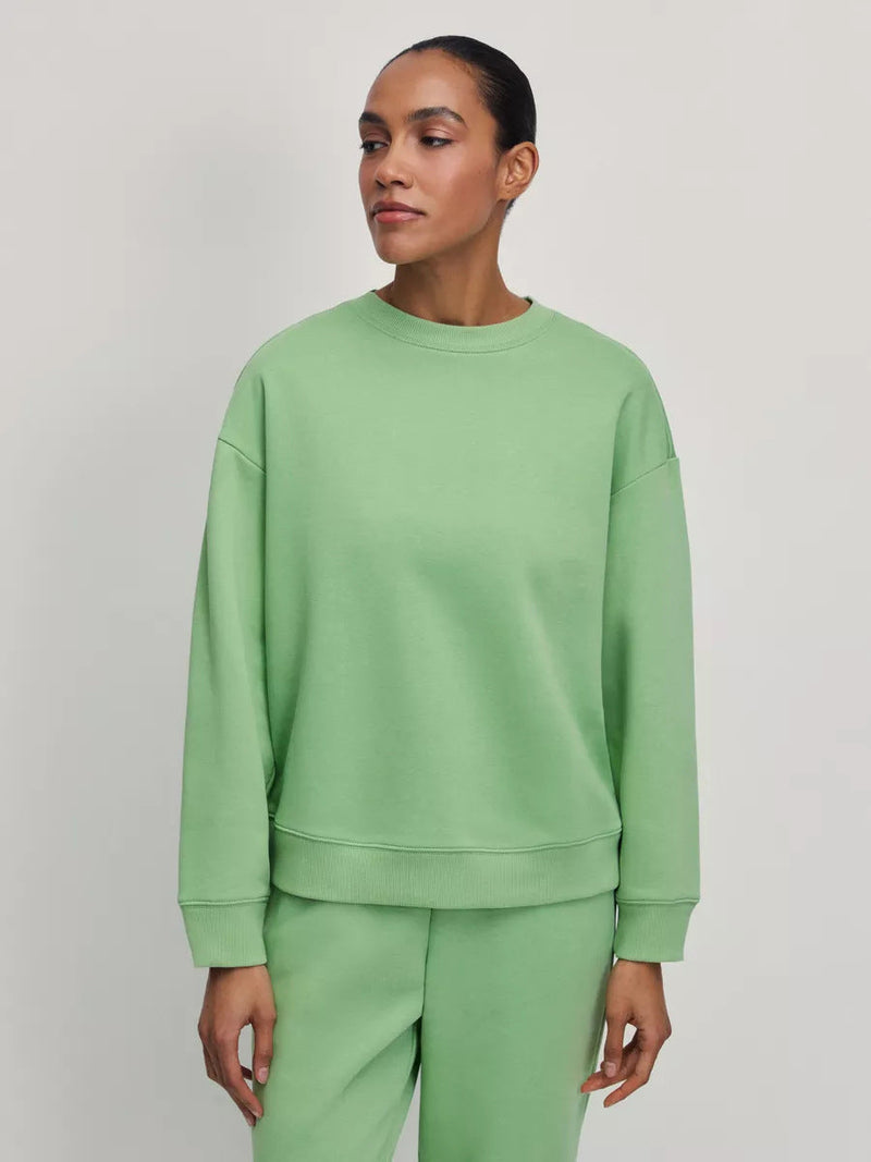 Timeless Vintage Style Pullover
