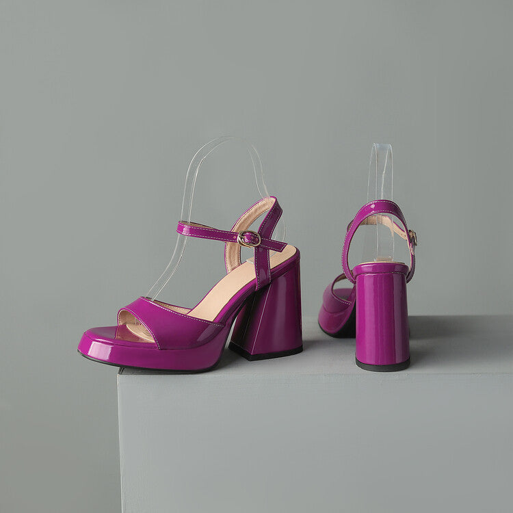 Graceful Orthopedic Sandals for Modern Look