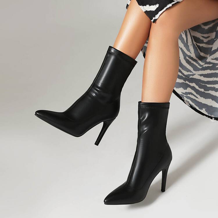 Graceful Orthopedic Boots for Modern Look