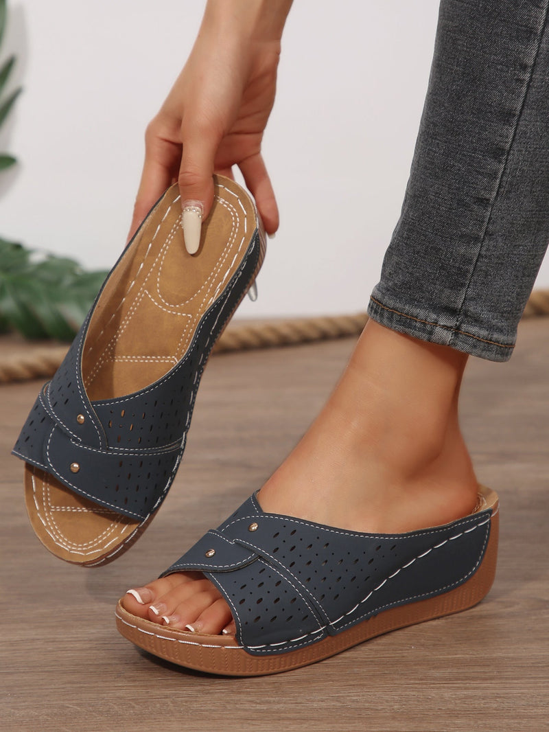 Chic Orthopedic Sandals with Unique Design