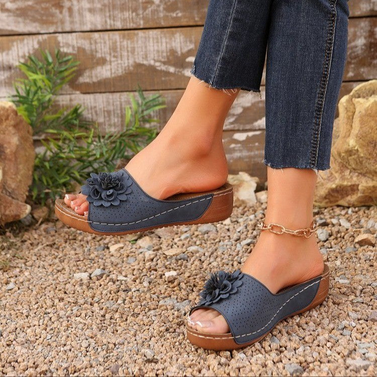 Chic Orthopedic Sandals with Unique Design
