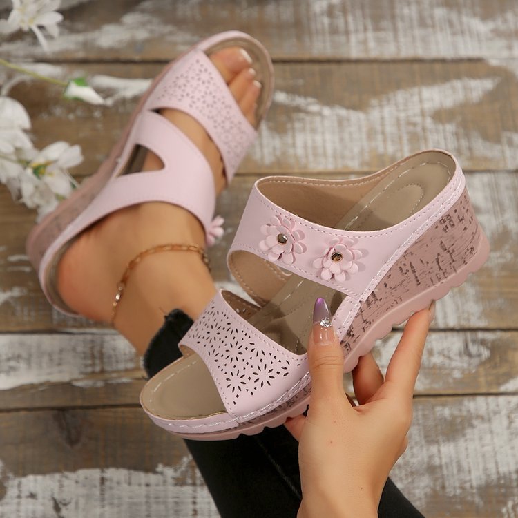 Graceful Orthopedic Sandals for Modern Look