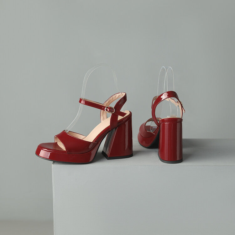 Graceful Orthopedic Sandals for Modern Look