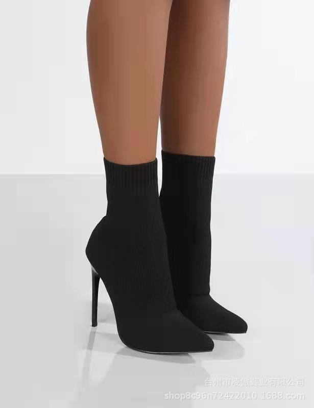 Graceful Orthopedic Boots for Modern Look