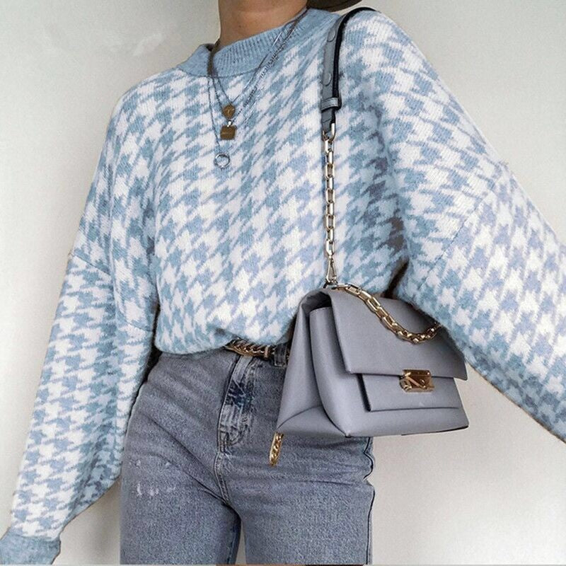 Elegantly Designed Pullover