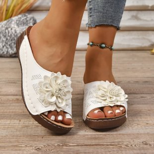Graceful Orthopedic Sandals for Modern Look