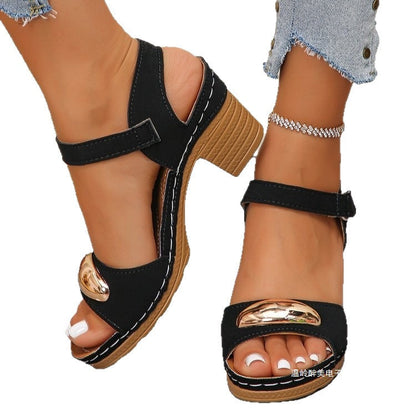 Chic Orthopedic Sandals with Unique Design