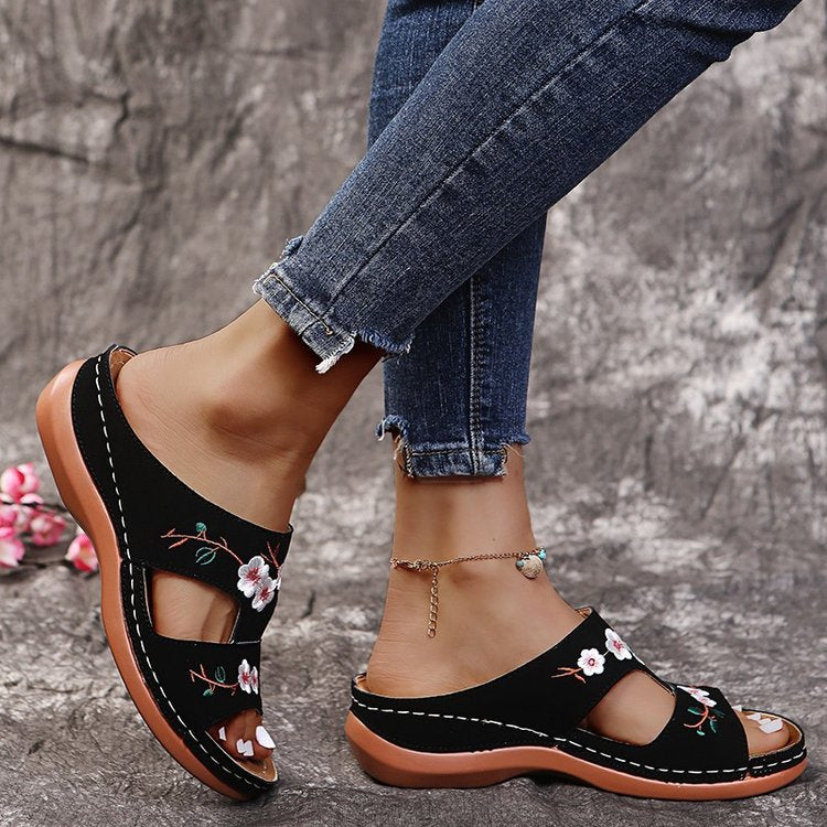 Graceful Orthopedic Sandals for Modern Look