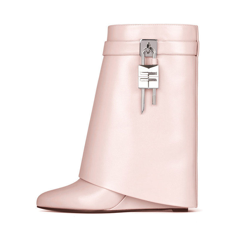 Graceful Orthopedic Boots for Modern Look