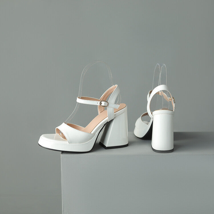 Graceful Orthopedic Sandals for Modern Look