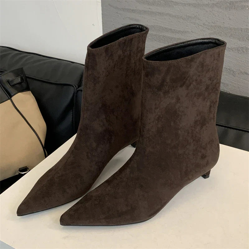 Graceful Orthopedic Boots for Modern Look
