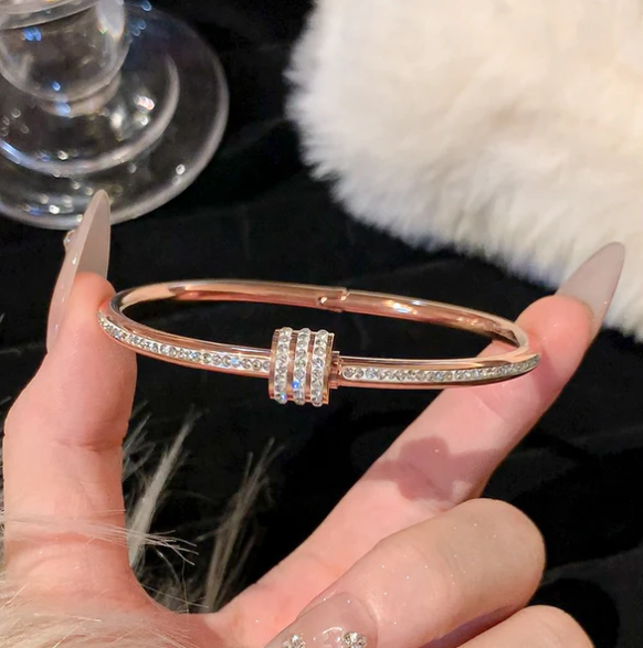 Elara Lucente Bracelet