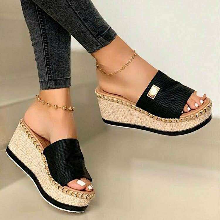 Chic Orthopedic Shoes with Unique Design