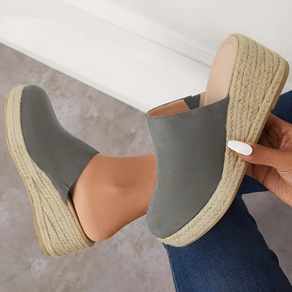 Graceful Orthopedic Sandals for Modern Look