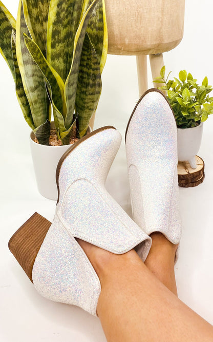 Chic Orthopedic Boots with Unique Design