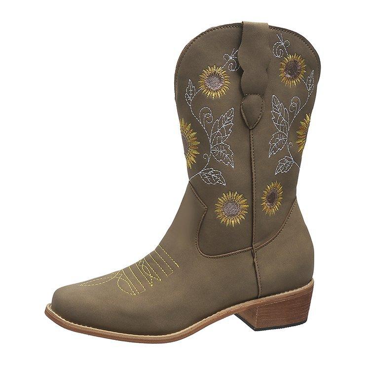 Graceful Orthopedic Boots for Modern Look