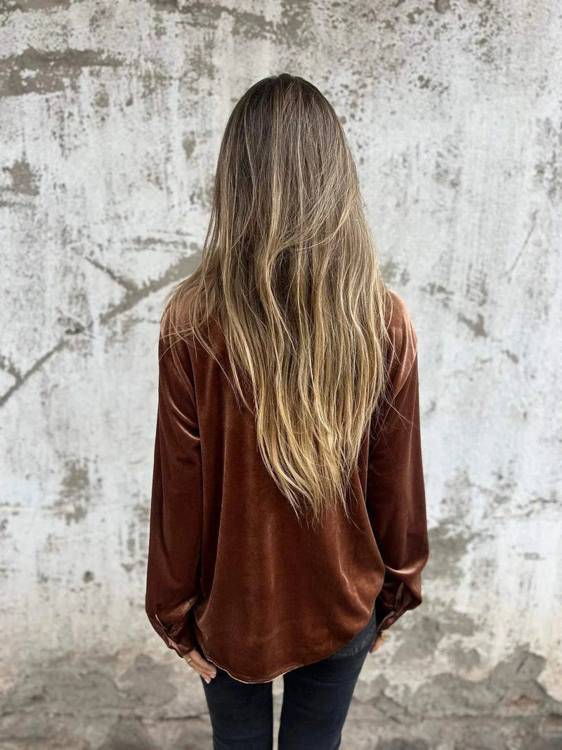 Timeless Vintage Style Shirt