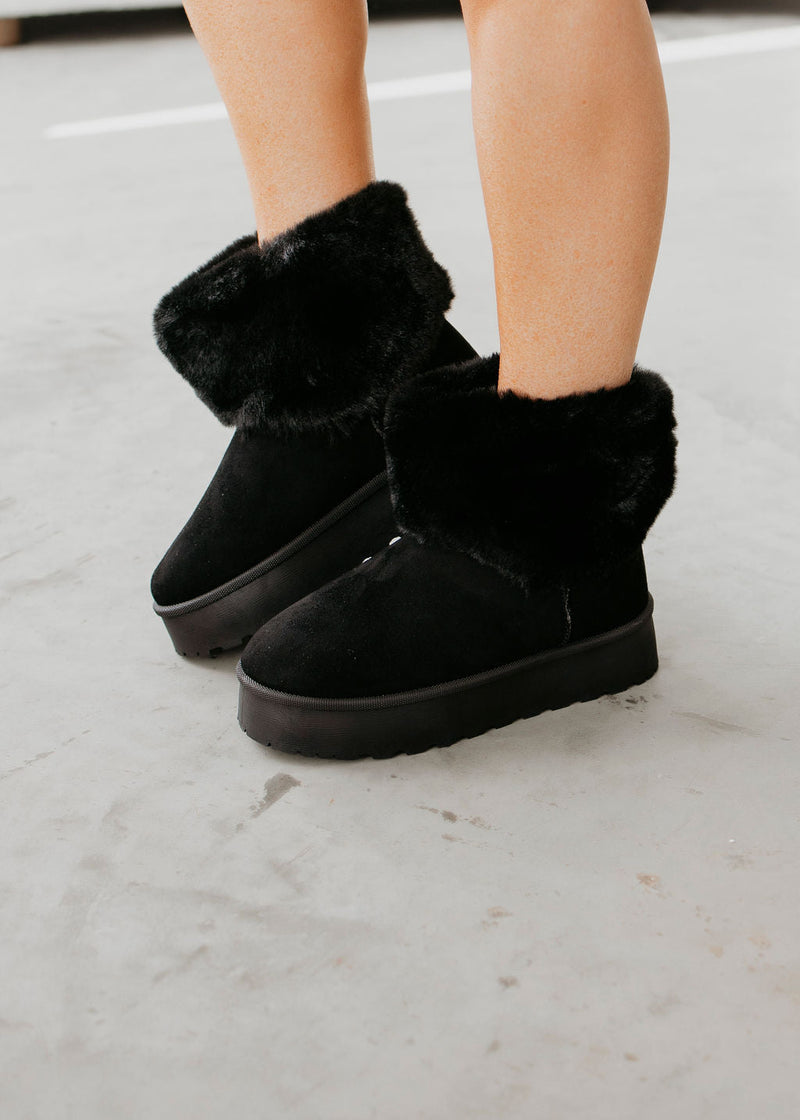Chic Orthopedic Boots with Unique Design